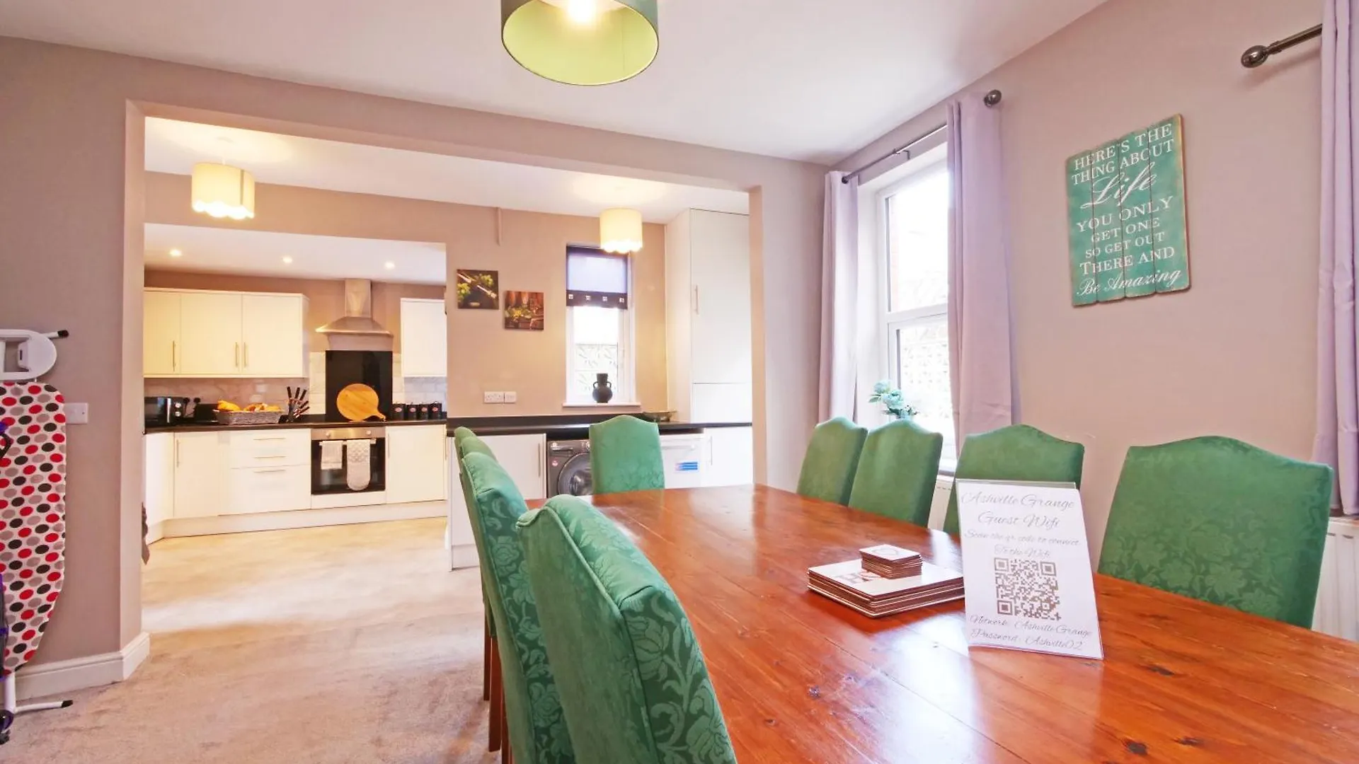 Ashville Grange Sleeps 10 Large Beautiful House Scarborough 0*,  United Kingdom