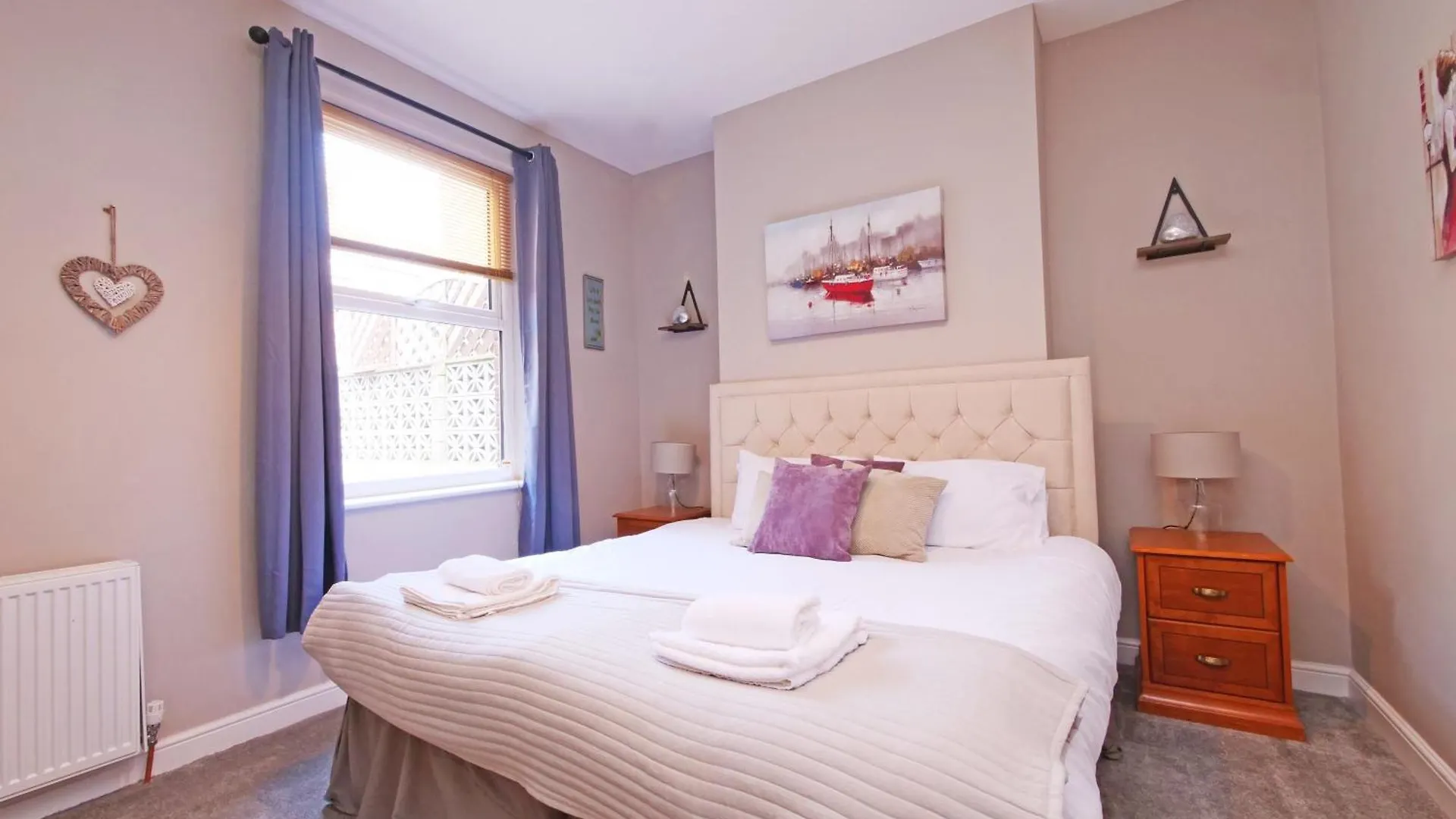 Holiday home Ashville Grange Sleeps 10 Large Beautiful House Scarborough United Kingdom