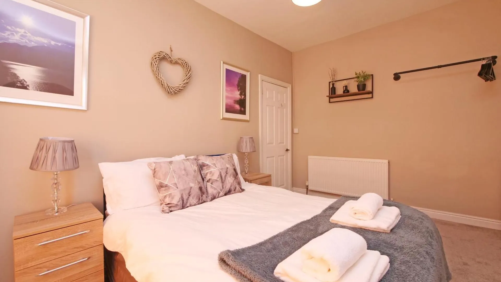 Holiday home Ashville Grange Sleeps 10 Large Beautiful House Scarborough