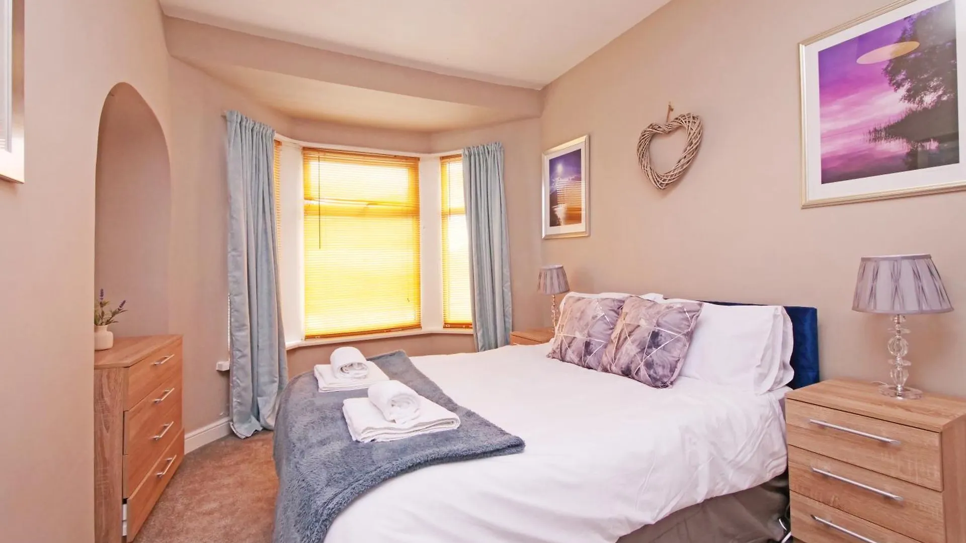 Ashville Grange Sleeps 10 Large Beautiful House Scarborough