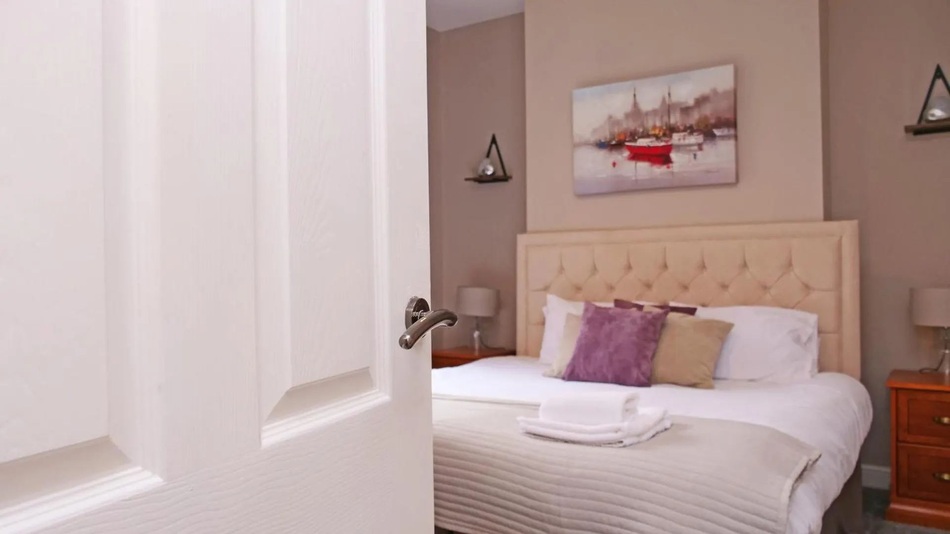 Ashville Grange Sleeps 10 Large Beautiful House Scarborough 0*,